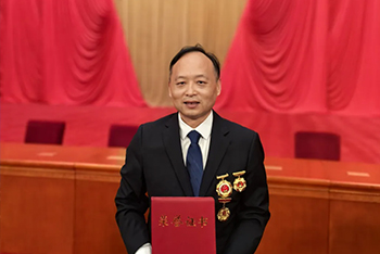 竞博JBO网页版首席技师罗明浩荣获“天下休息榜样”称呼